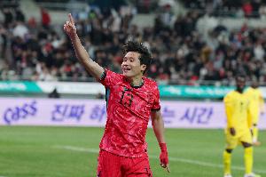 李太锡：能够追随父亲的脚步参加世界杯，我感到非常荣幸配图