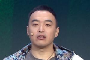 冯潇霆：到C罗这个年龄状态起伏很正常，他就是金字塔尖上的球星配图